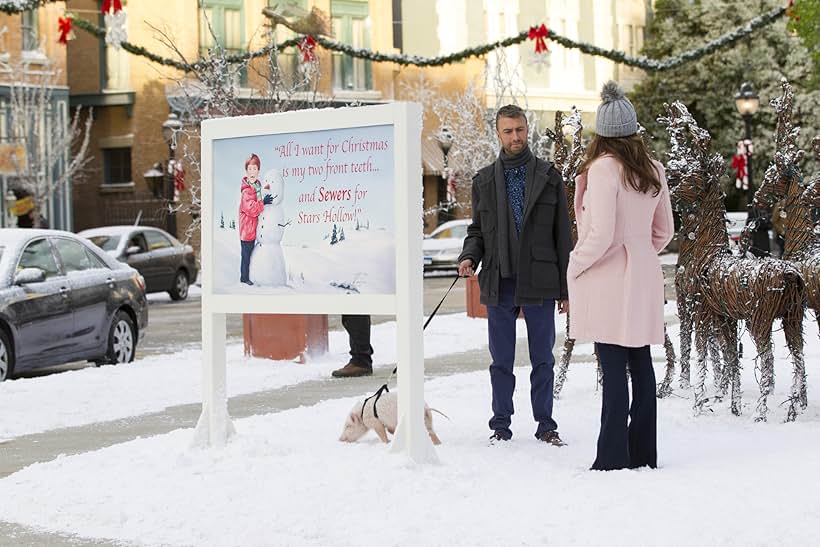 Lauren Graham and Sean Gunn in Gilmore Girls: A Year in the Life (2016)