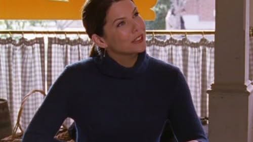 Lauren Graham in Gilmore Girls (2000)