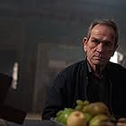 Tommy Lee Jones in Criminal (2016)