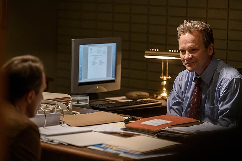 Peter Sarsgaard and John Hoogenakker in Dopesick (2021)