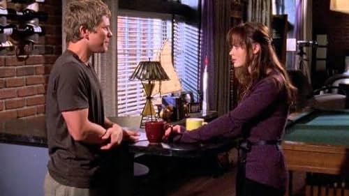Alexis Bledel and Matt Czuchry in Gilmore Girls (2000)