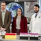 Wil Wheaton, Mayim Bialik, and Jim Parsons in The Big Bang Theory (2007)