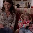Lauren Graham and Nicolette Collier in Gilmore Girls (2000)