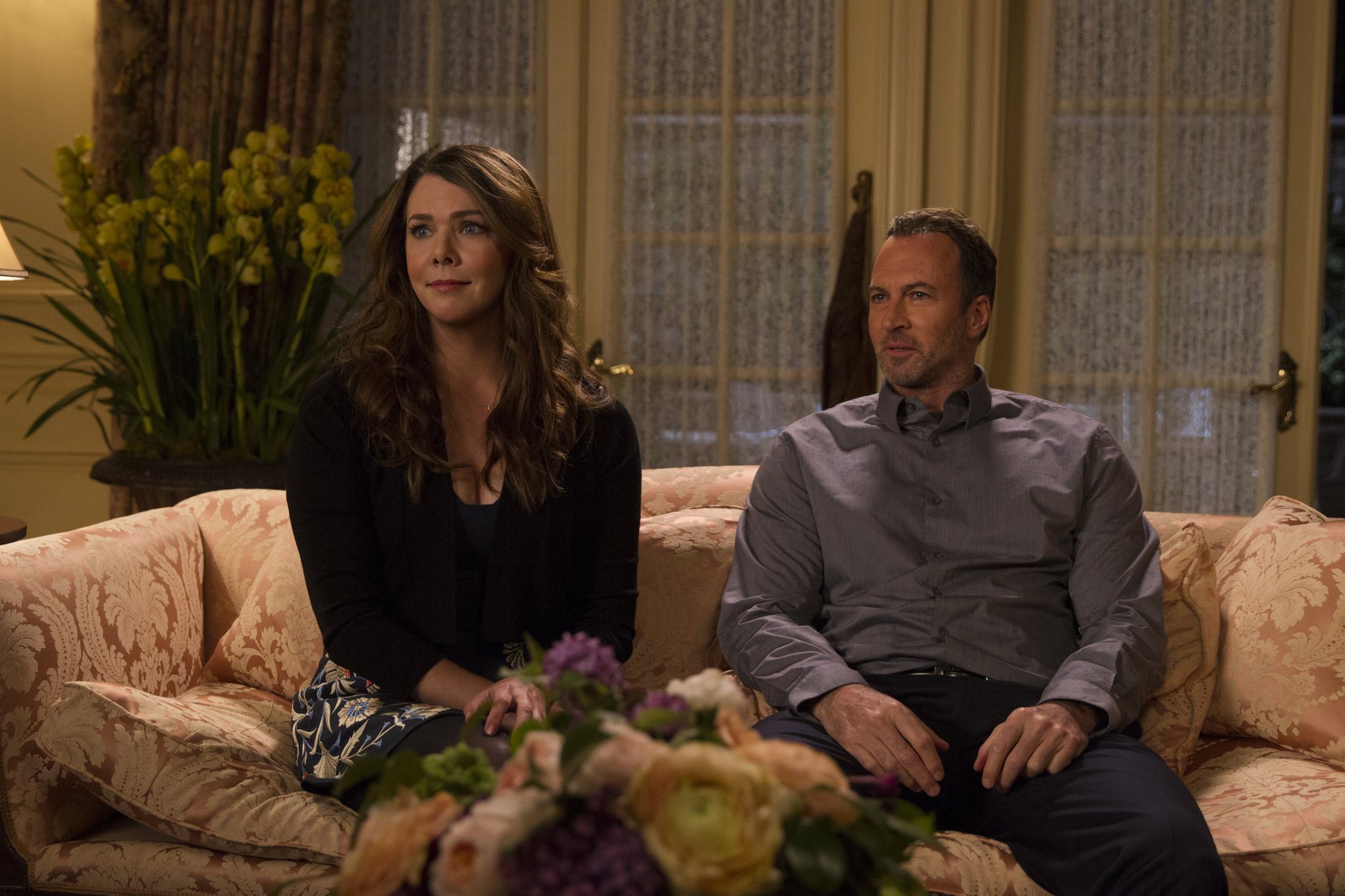 Lauren Graham and Scott Patterson in Gilmore Girls: A Year in the Life (2016)