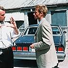 Guy Pearce and Christopher Nolan in Memento (2000)