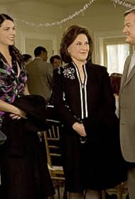 Kathy Baker, Kelly Bishop, Alexis Bledel, Lauren Graham, and James Lashly in Gilmore Girls (2000)