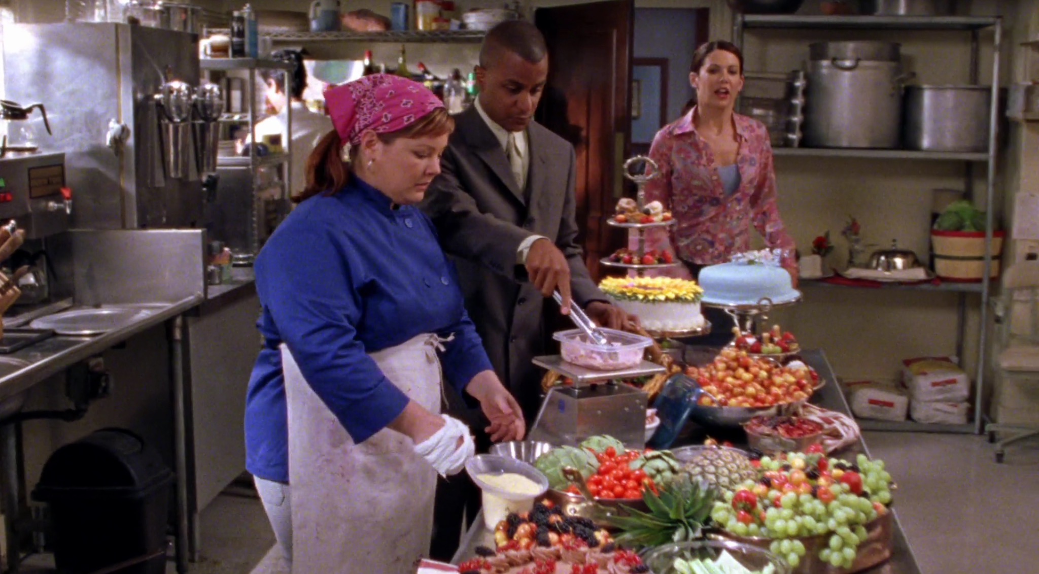 Lauren Graham, Melissa McCarthy, and Yanic Truesdale in Gilmore Girls (2000)