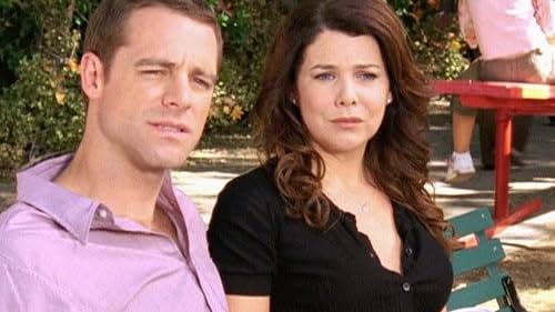 David Sutcliffe and Lauren Graham in Gilmore Girls (2000)