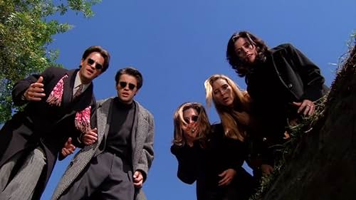 Jennifer Aniston, Courteney Cox, Lisa Kudrow, Matt LeBlanc, and Matthew Perry in Friends (1994)