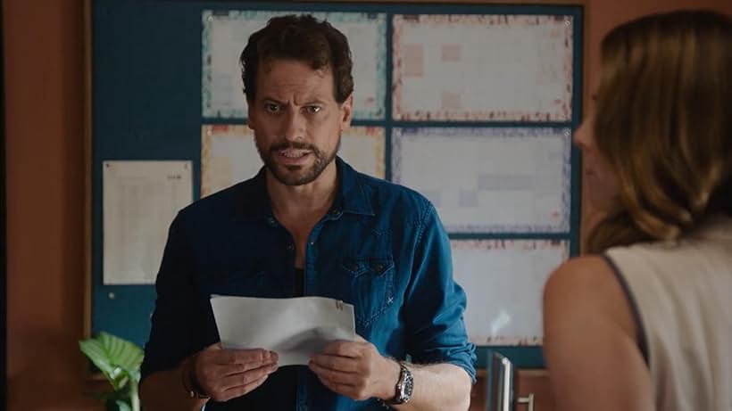 Ioan Gruffudd in Harrow (2018)