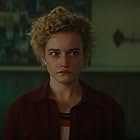 Julia Garner in The Royal Hotel (2023)