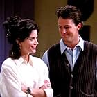 Courteney Cox and Matthew Perry in Friends (1994)