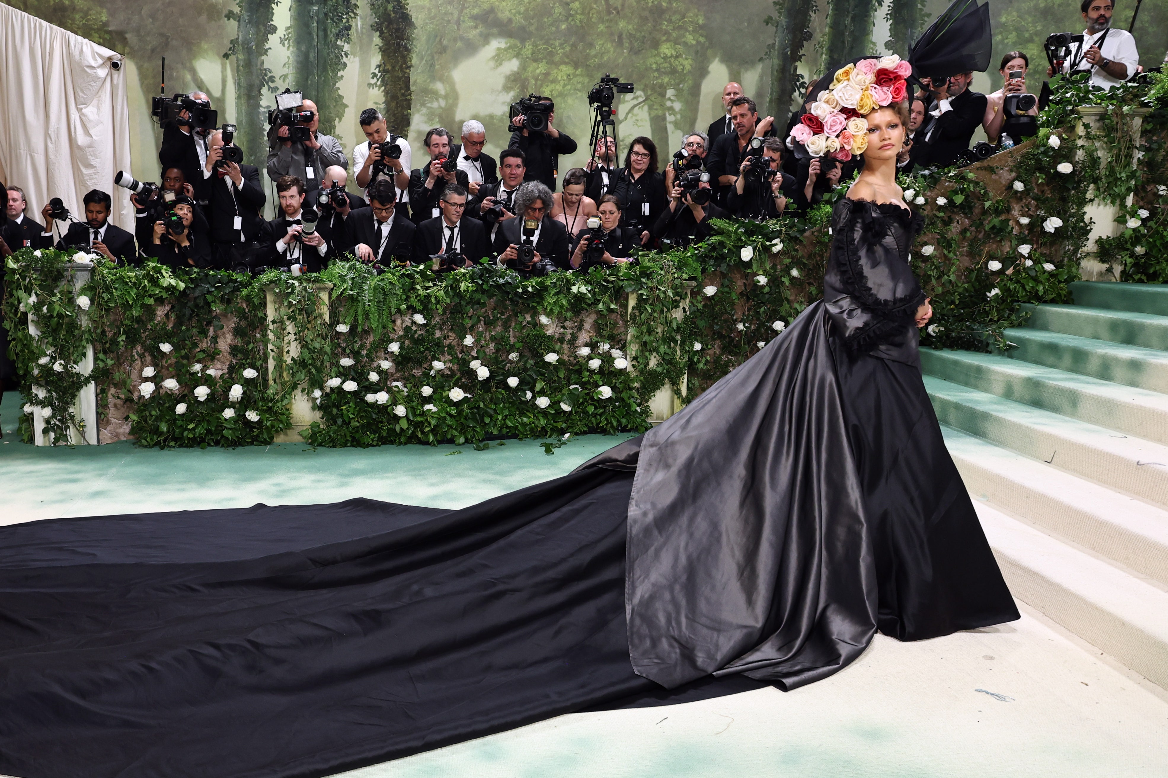 Met Gala 2024: tutti gli outfit e i look sul red carpet (e i nostri voti)