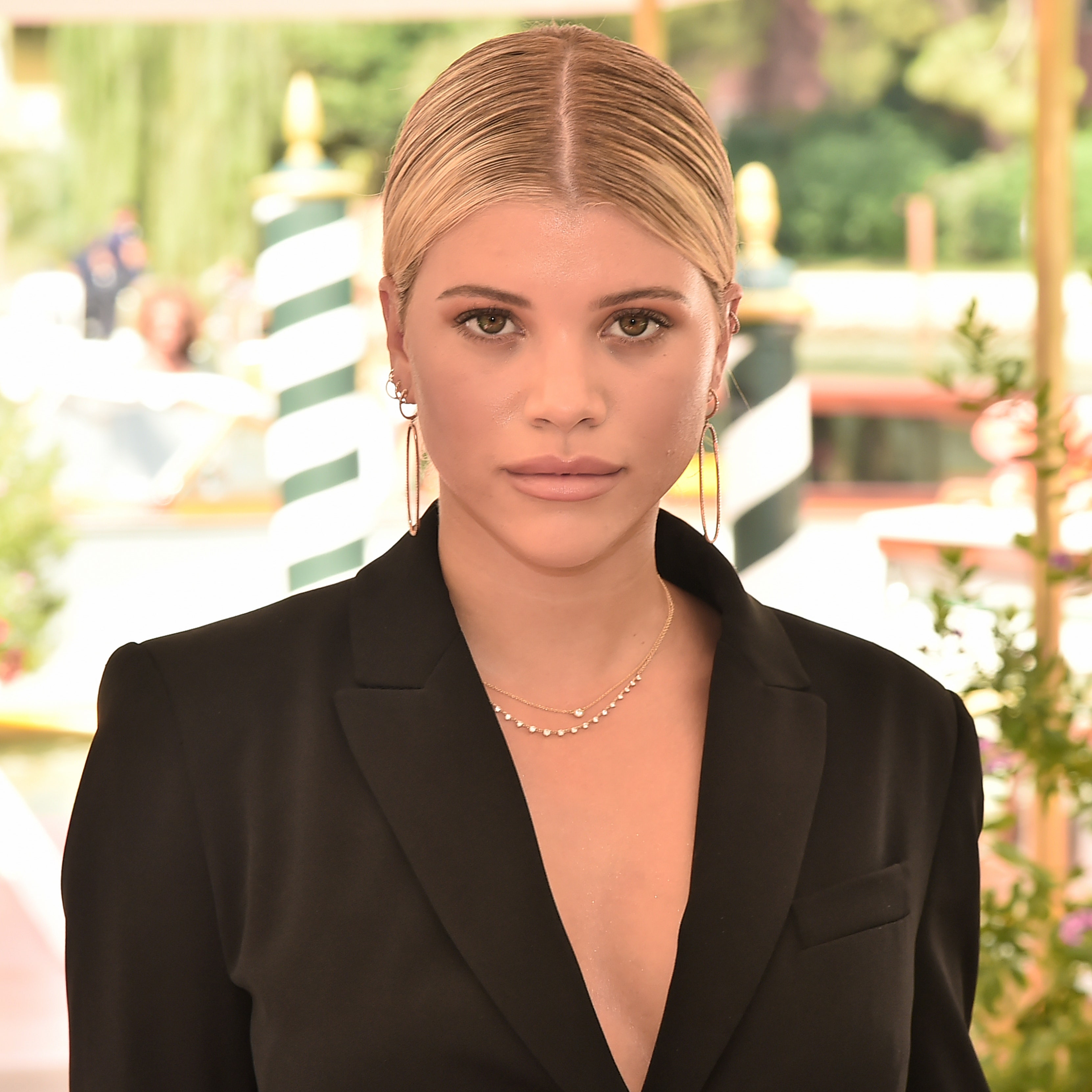 Sofia Richie: la beauty guru non è certo sparita e ha un nuovo (particolare) segreto longevity. Spoiler: il colostro