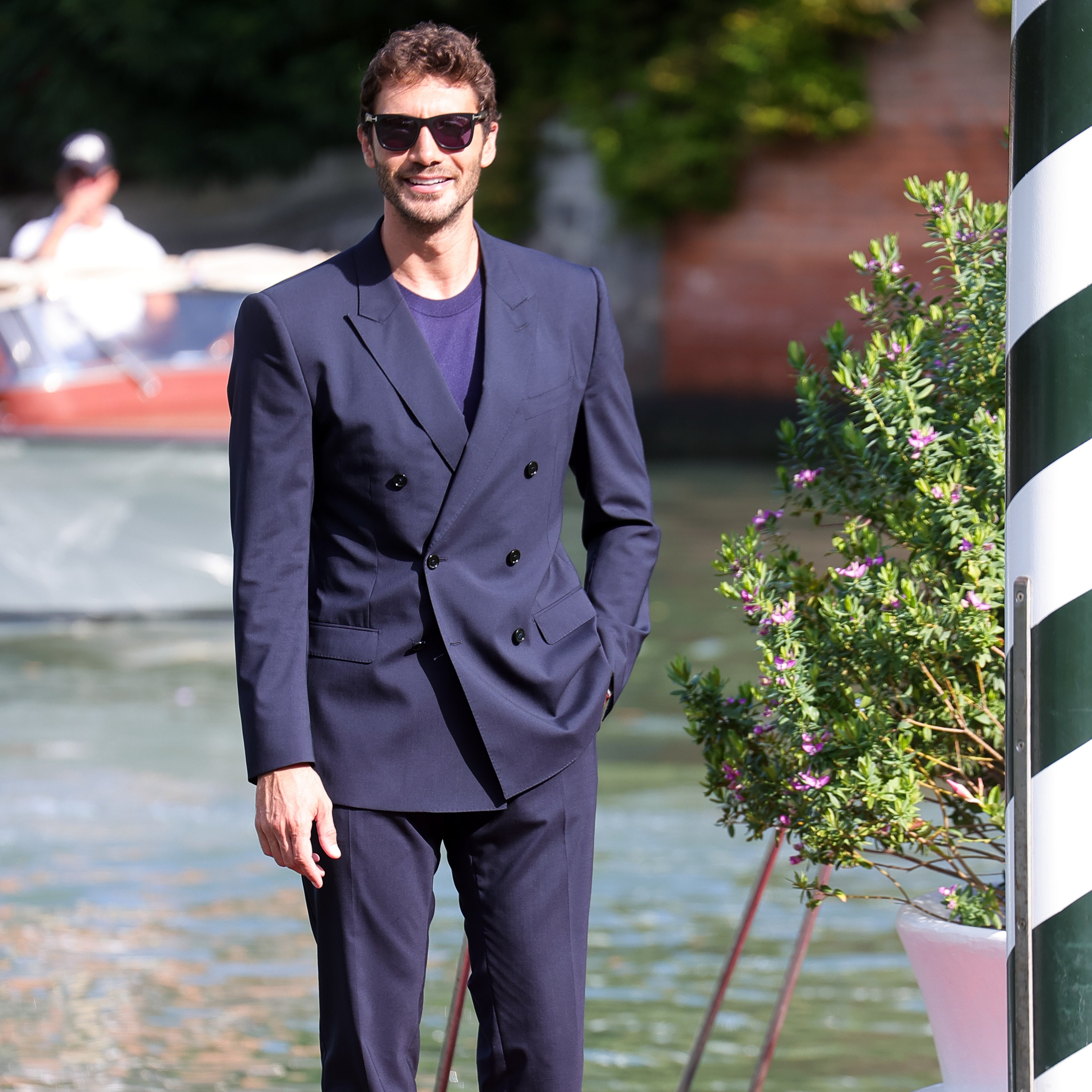 Mostra del cinema di Venezia 2024: l'eleganza bluette di Stefano De Martino e tutti gli altri look casual delle star