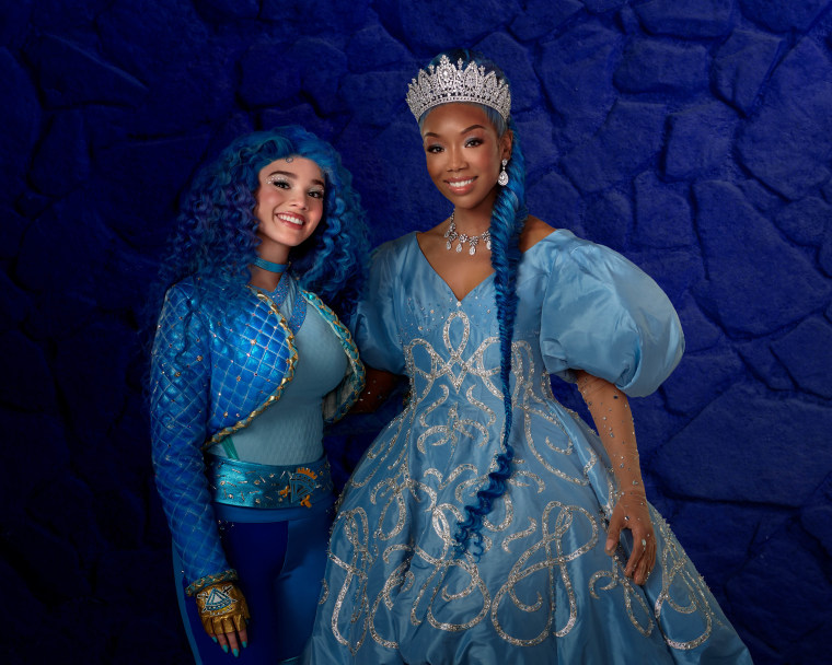 Cinderella and Chloe in "Descendants: The Rise of Red"