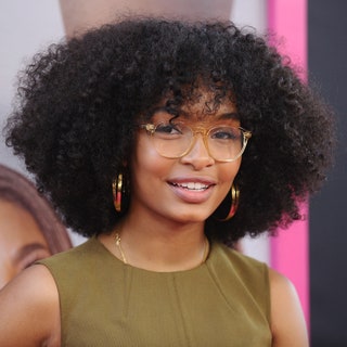 Yara Shahidi on the red carpet with a curly haircut