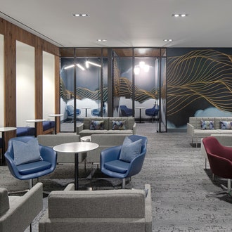 San Francisco Airport's Revamped Centurion Lounge Has Napa Valley Wines, Hawaiian-Inspired Cuisine, and Plenty of Elbow Room