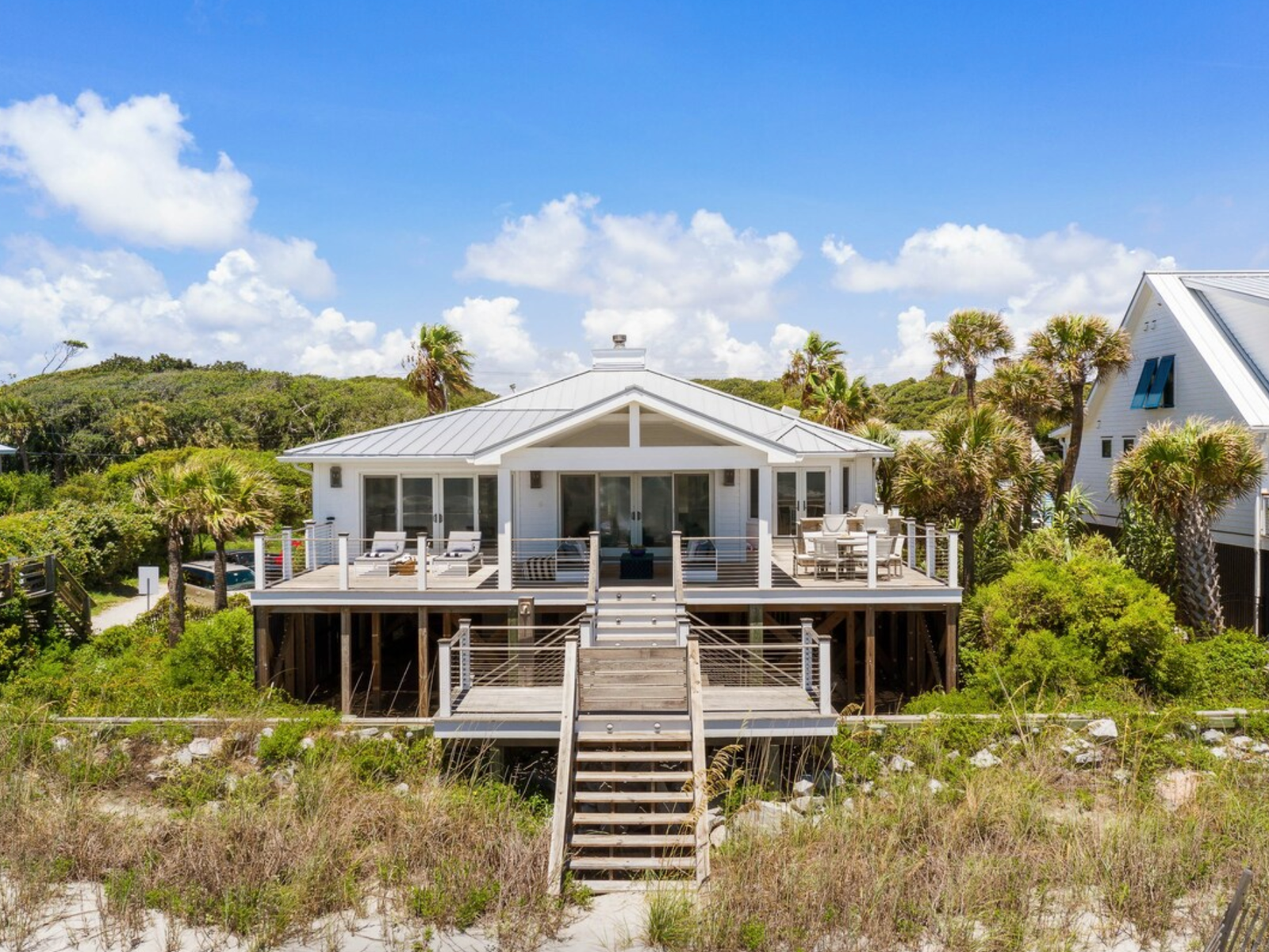 16 Charming Airbnbs in Charleston, From Brick Cottages to Light-Filled Lofts