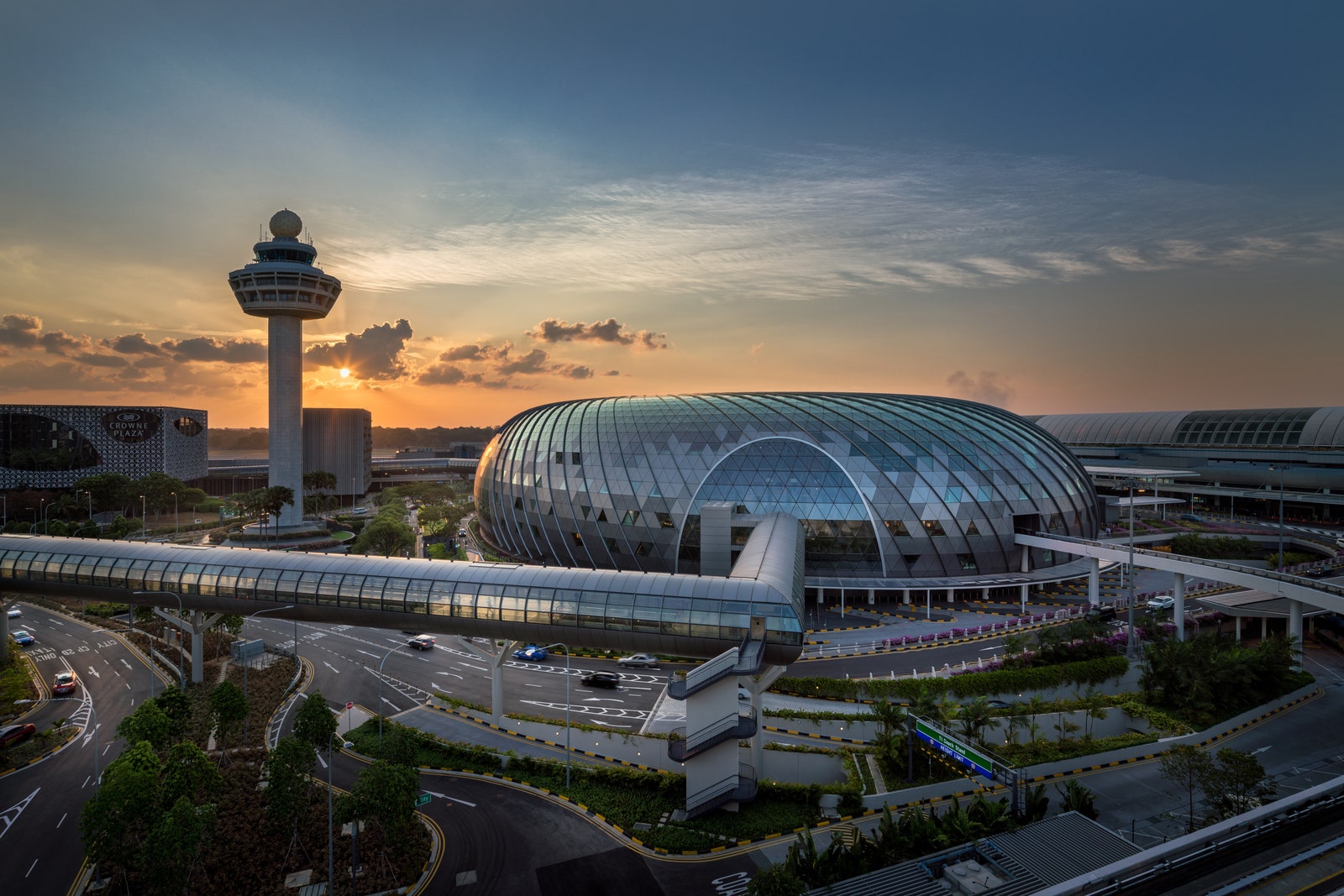 The 10 Best Airports for Food, From Istanbul to Atlanta