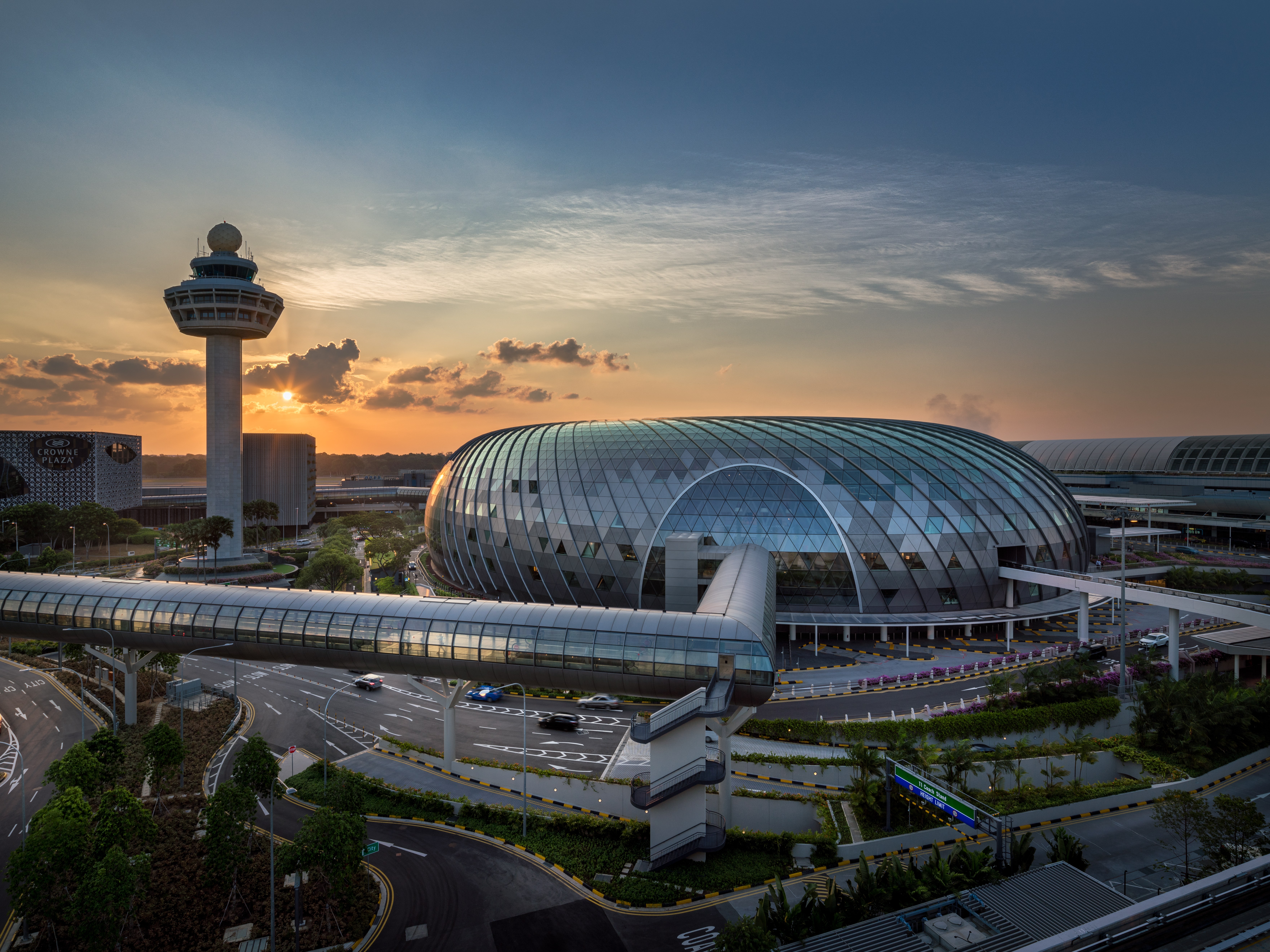 The 10 Best Airports for Food, From Istanbul to Atlanta