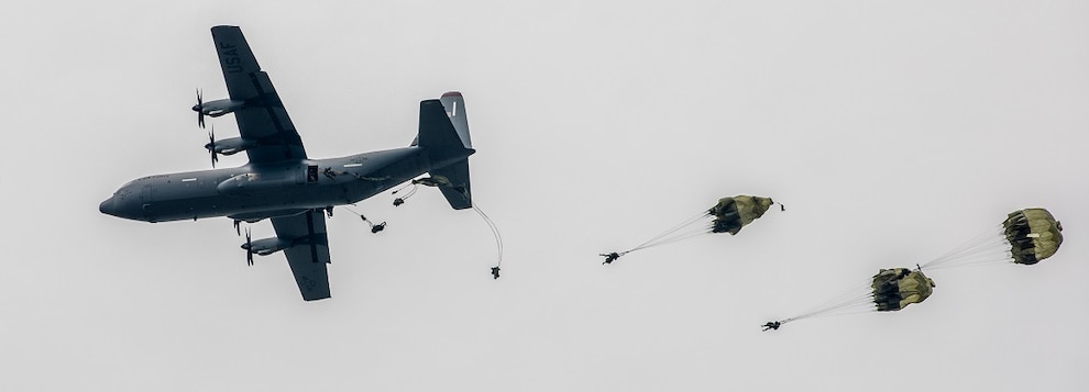 Members of the Japan Self Defense Force conduct a multinational airborne operation during Super Garuda Shield 2024 in South Sumatra, Indonesia, Aug. 29, 2024.