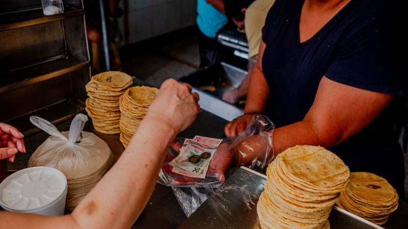 Tortillerías de la Ciudad de México habilitan cobros con tarjeta y pagos de servicios