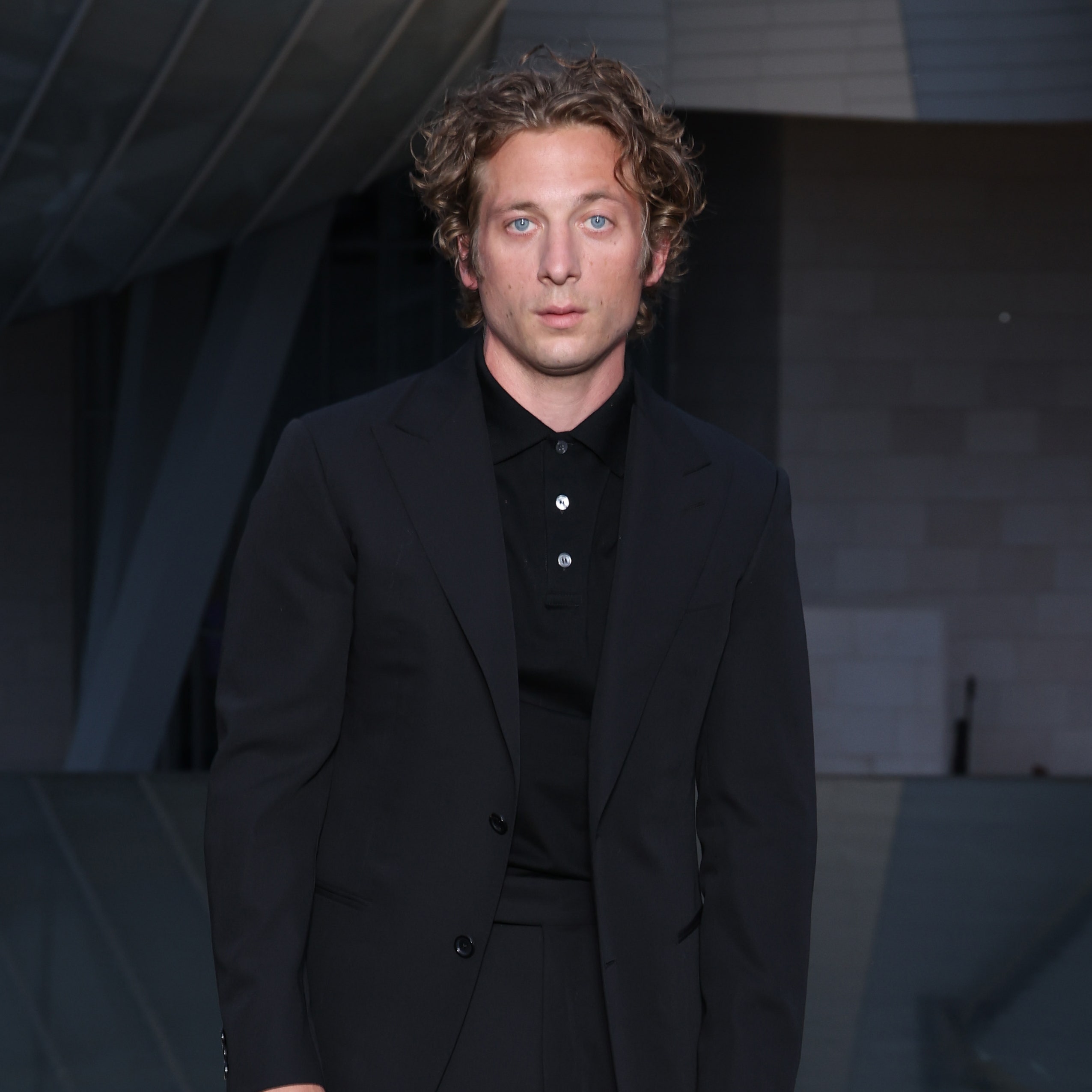 Jeremy Allen White's pre-Olympic suit is menswear gold