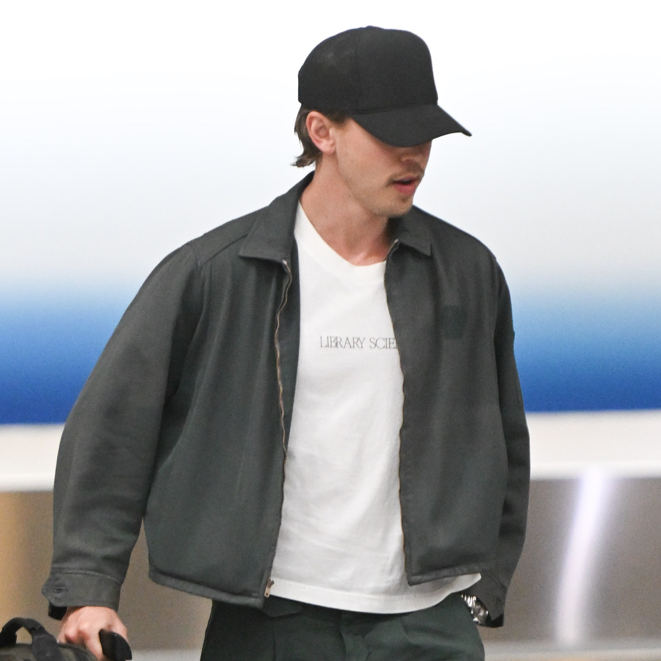 Austin Butler, Hollywood's most supportive boyfriend, wore a T-shirt from Kaia Gerber's book club