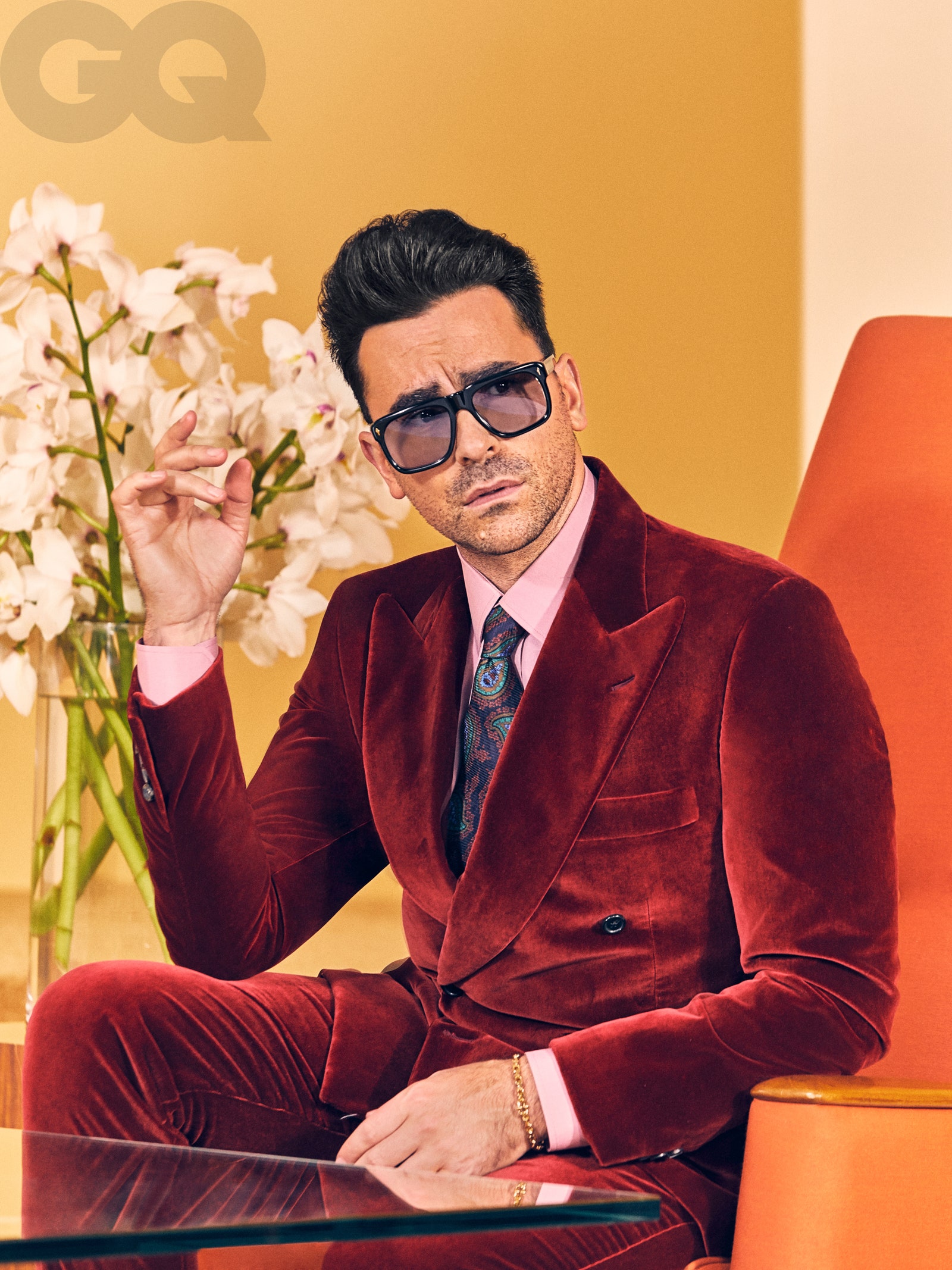 dan levy sitting