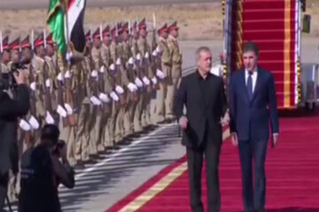 VIDEO: Barzani welcomes Pezeshkian in Erbil