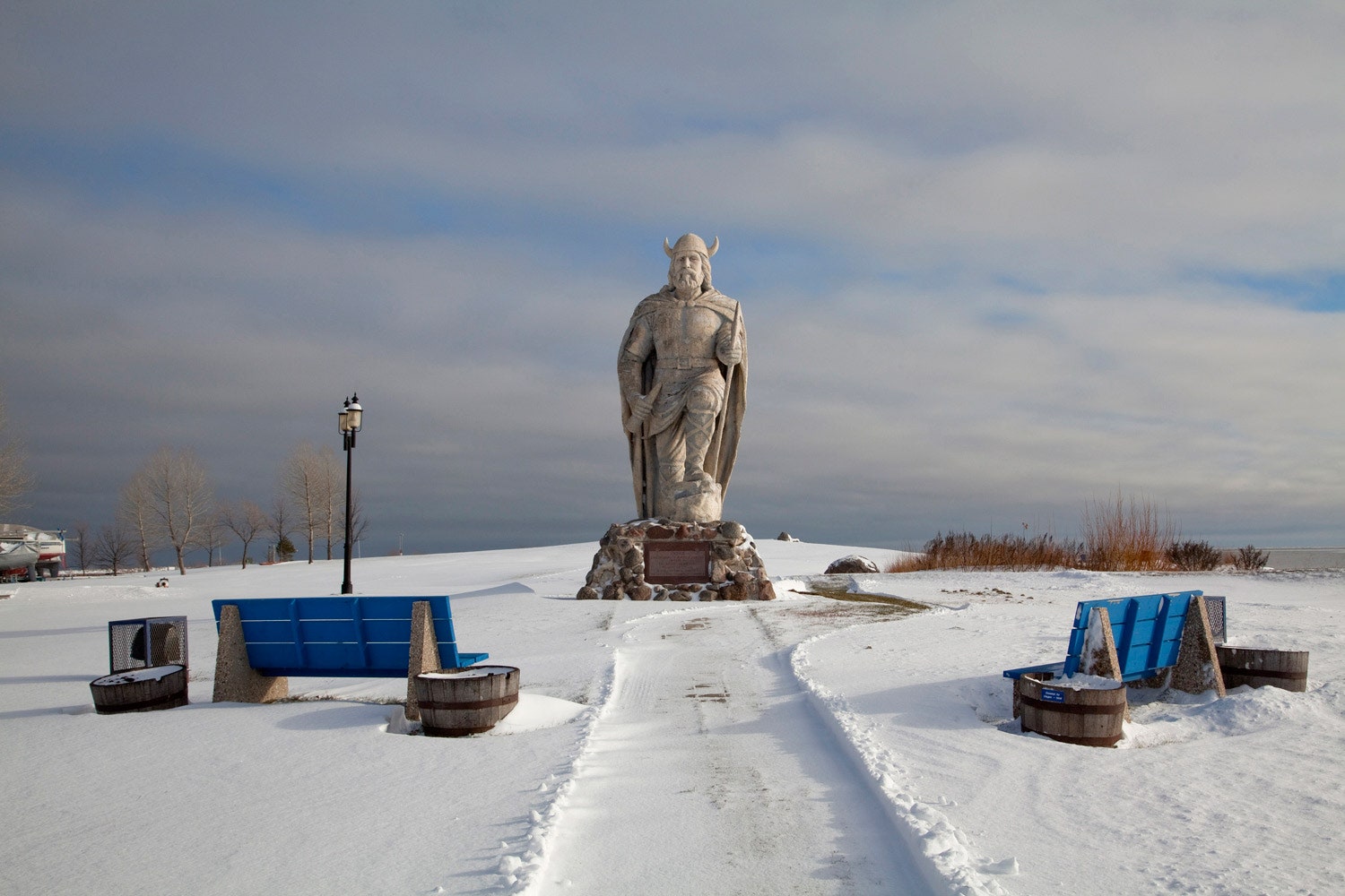 A Viking statue is unveiled to the residents of Gimli Manitoba by the President of Iceland. Gimli has the largest...