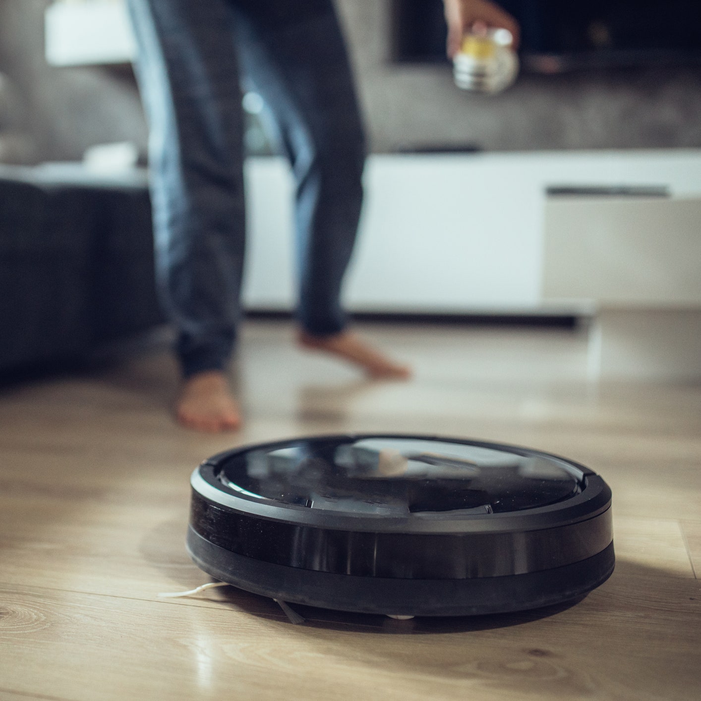 Con este robot aspirador Roomba rebajado 450 EUROS en la Fiesta de Ofertas de Primavera Amazon 2024 no tendrás que volver a barrer en tu vida