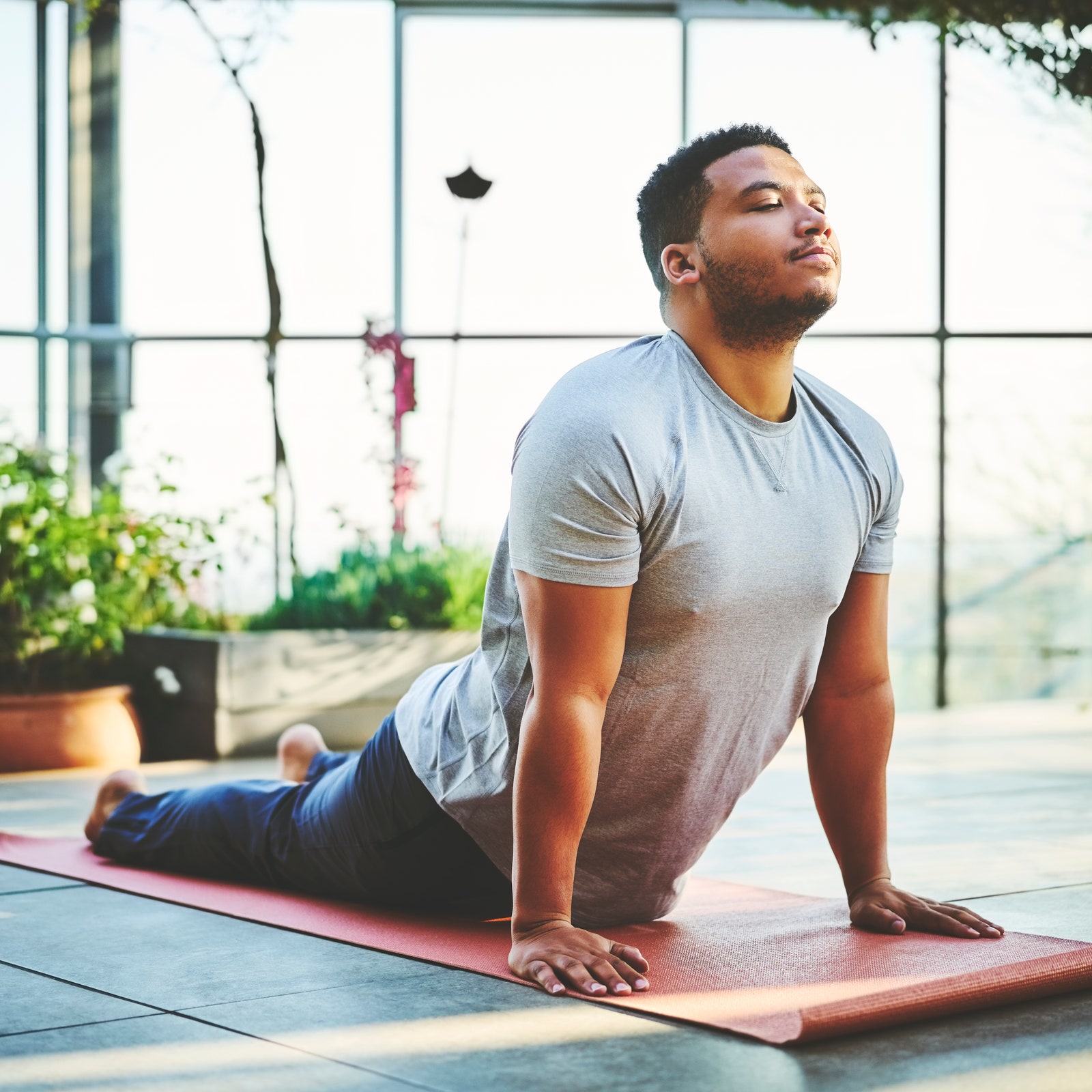 Por qué el yoga es la disciplina que te cambiará la vida, por mucho que reniegues de él