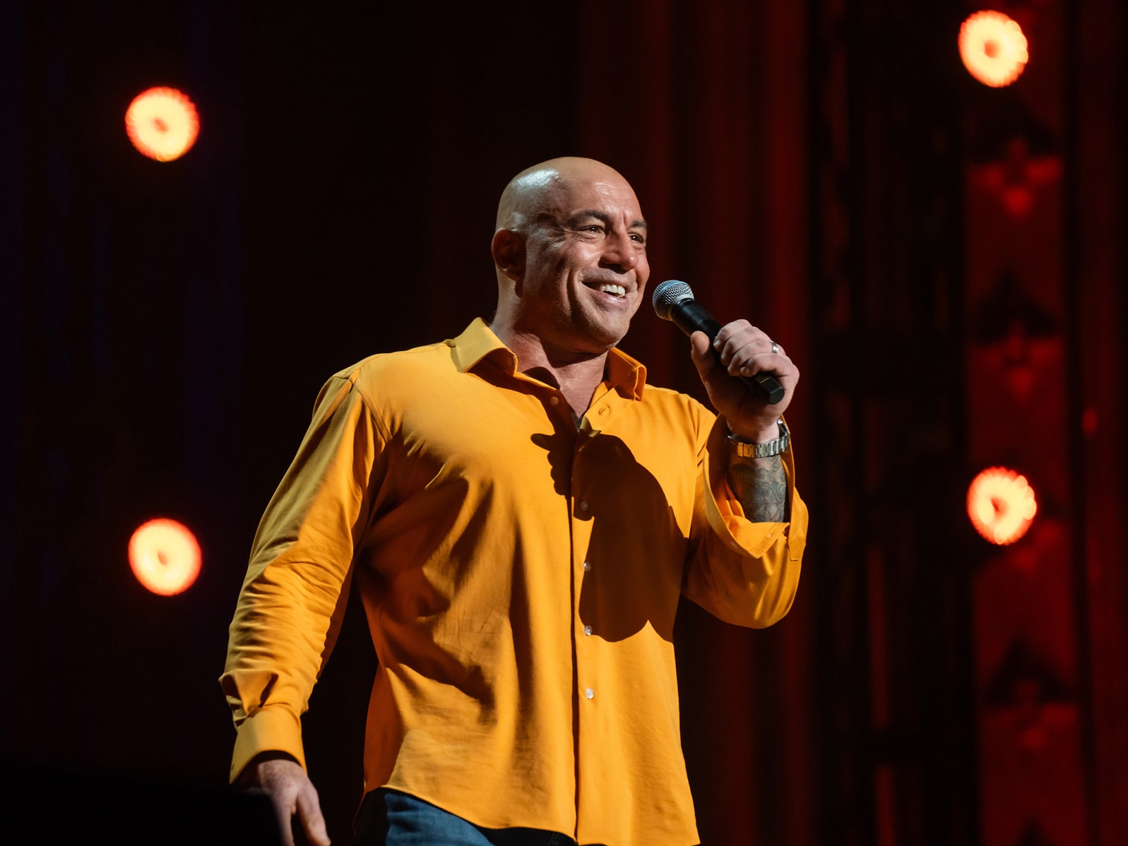 Joe Rogan’s Live Netflix Special Was Full of Staggeringly Unfunny Anti-LGBTQ+ “Jokes”