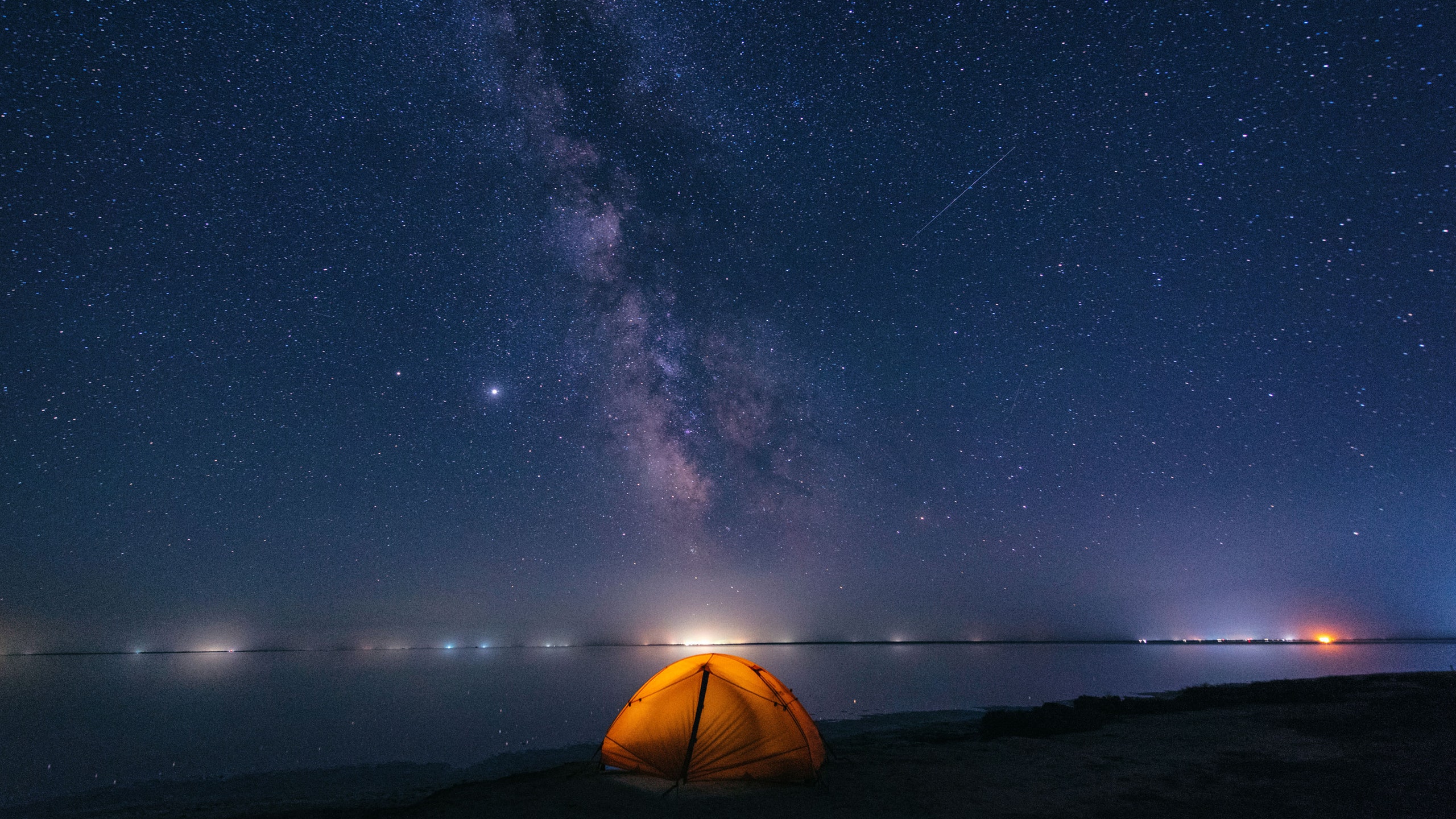 Paisaje nocturno en el lago Syvash Ucrania