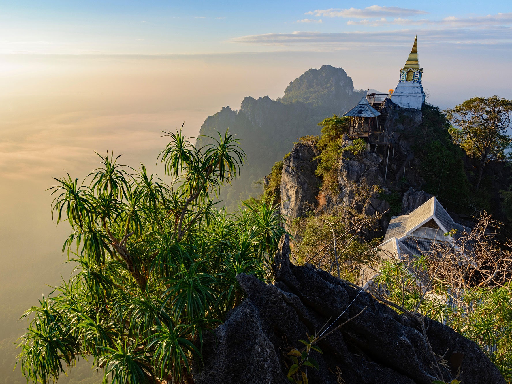 Las pagodas flotantes, la joya onírica de Tailandia