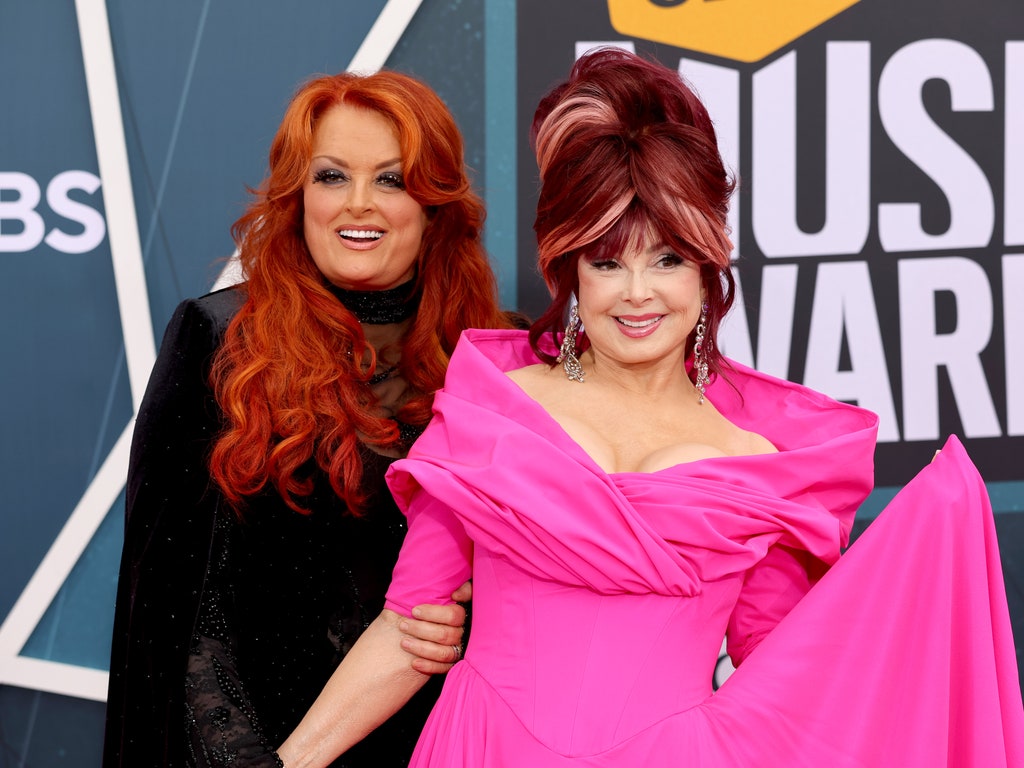 Wynonna Judd Performs Tribute at CMT Music Awards One Year After Mother Naomi Judd's Death