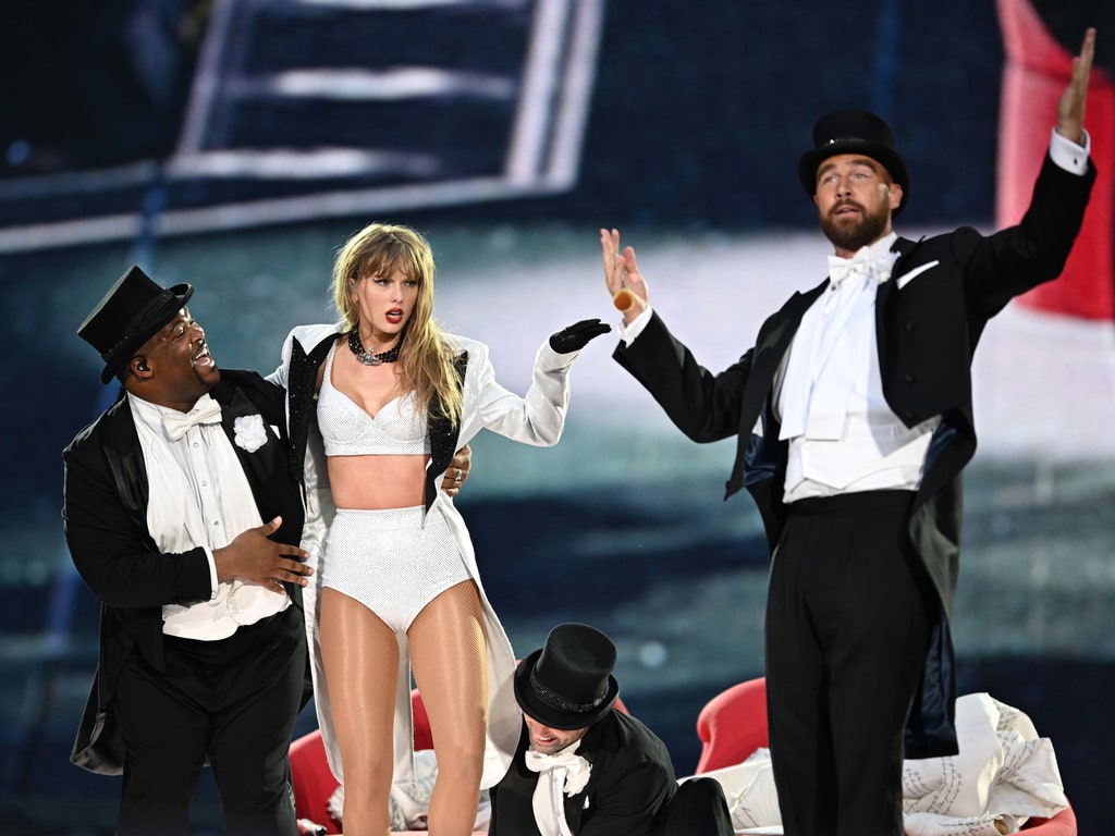 How Dumb and Dumber Inspired Taylor Swift and Travis Kelce’s Most Public PDA Yet