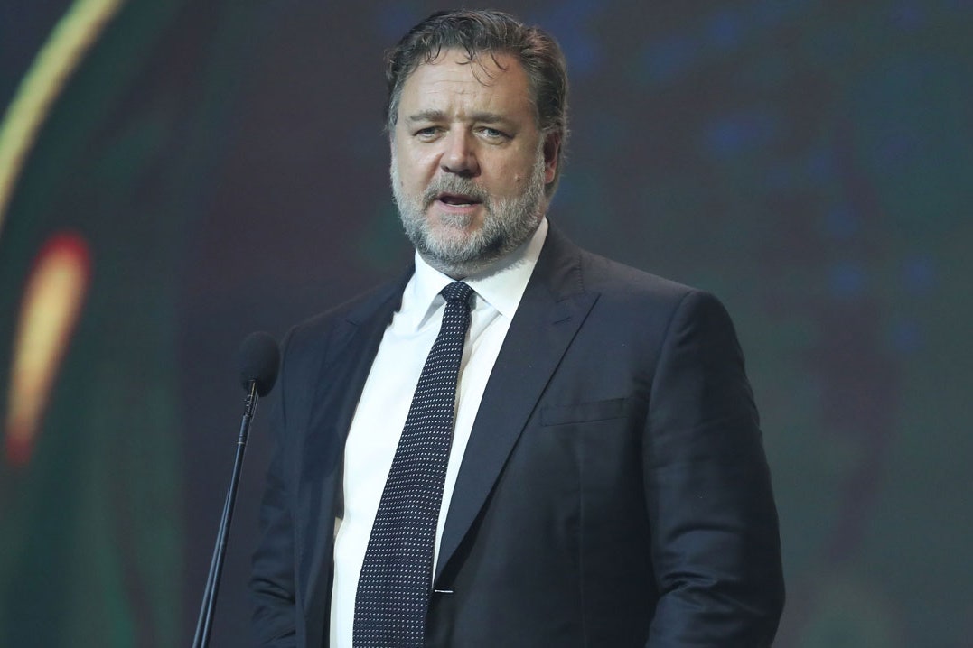 Russell Crowe en a ras le bol de LinkedIn