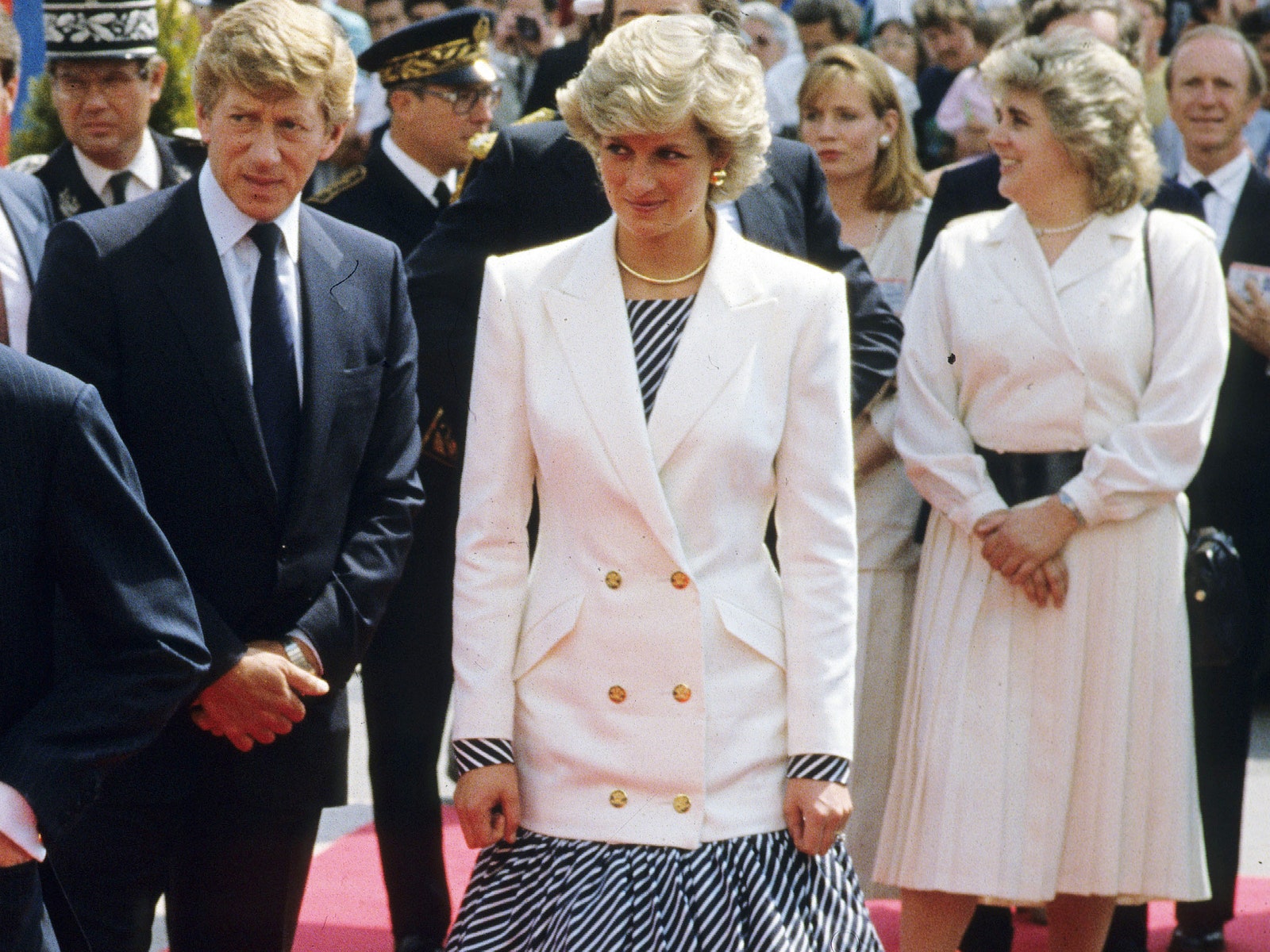 Lady Diana adorait déjà cette jupe, aujourd'hui plus en vogue que jamais