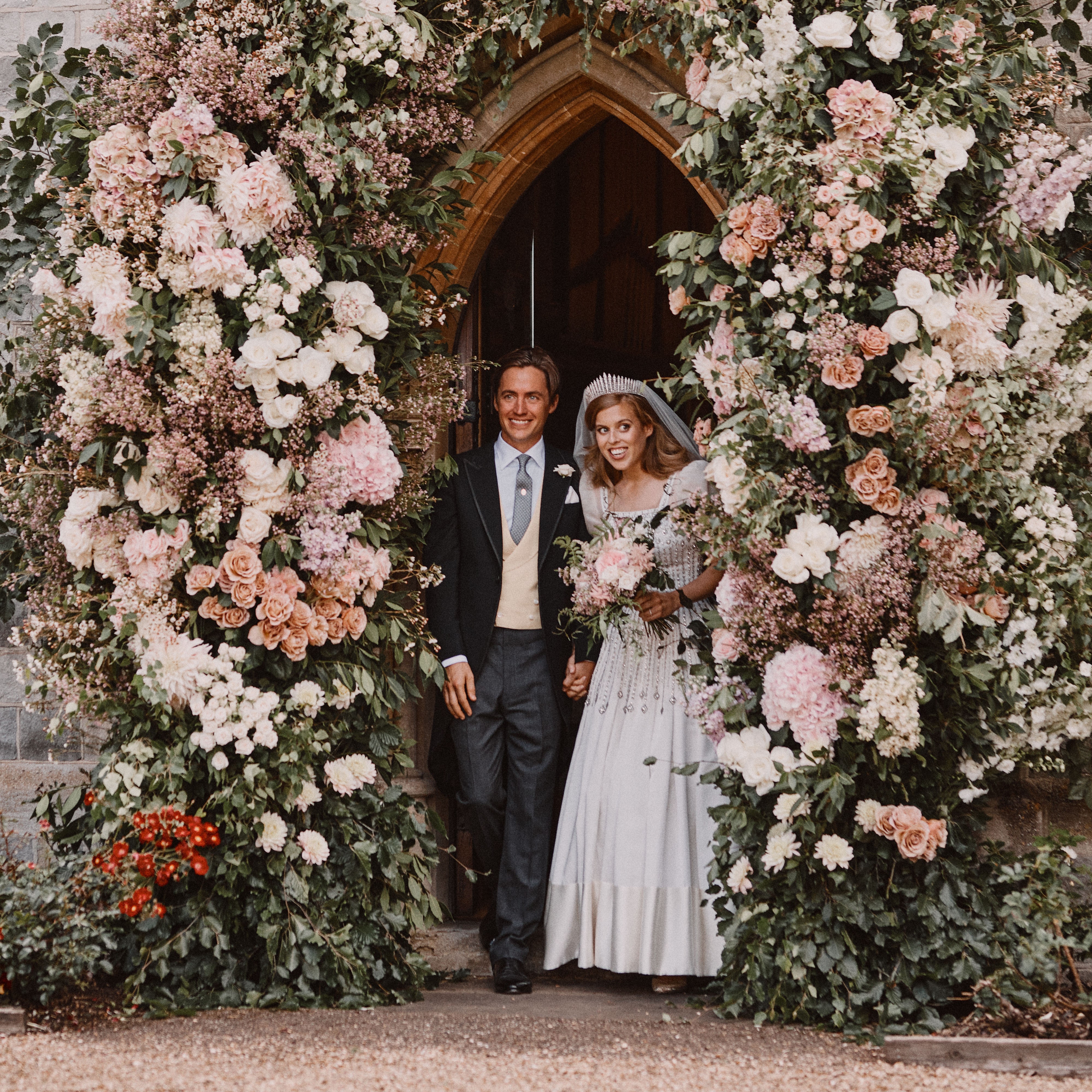 Princess Beatrice Wore A Vintage Norman Hartnell Gown To Marry Edoardo Mapelli Mozzi