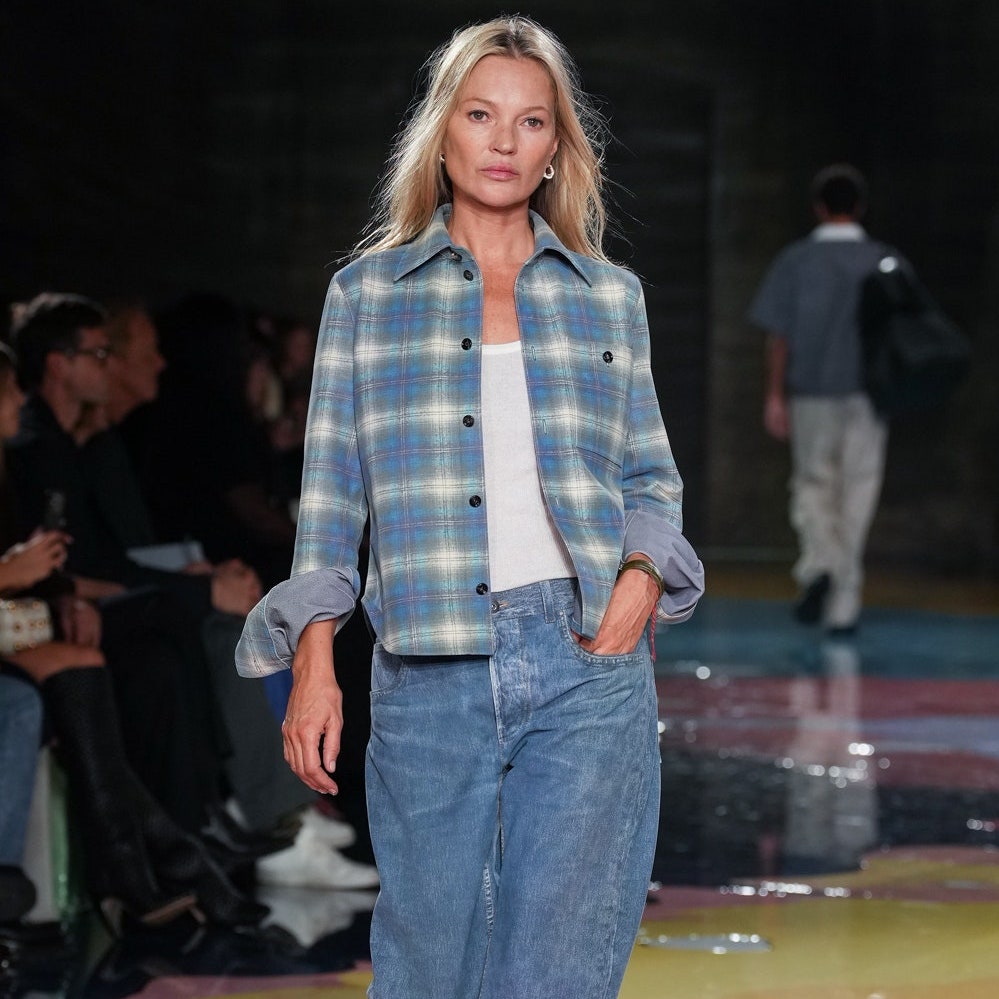 Kate Moss Takes To The Bottega Veneta Catwalk In A Checked Shirt And Baggy Jeans