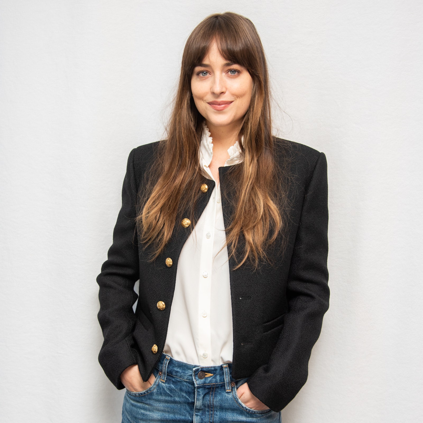 16 Looks, mit denen Dakota Johnson beweist, dass der Pony auch 2020 noch (oder wieder) Trendpotenzial hat