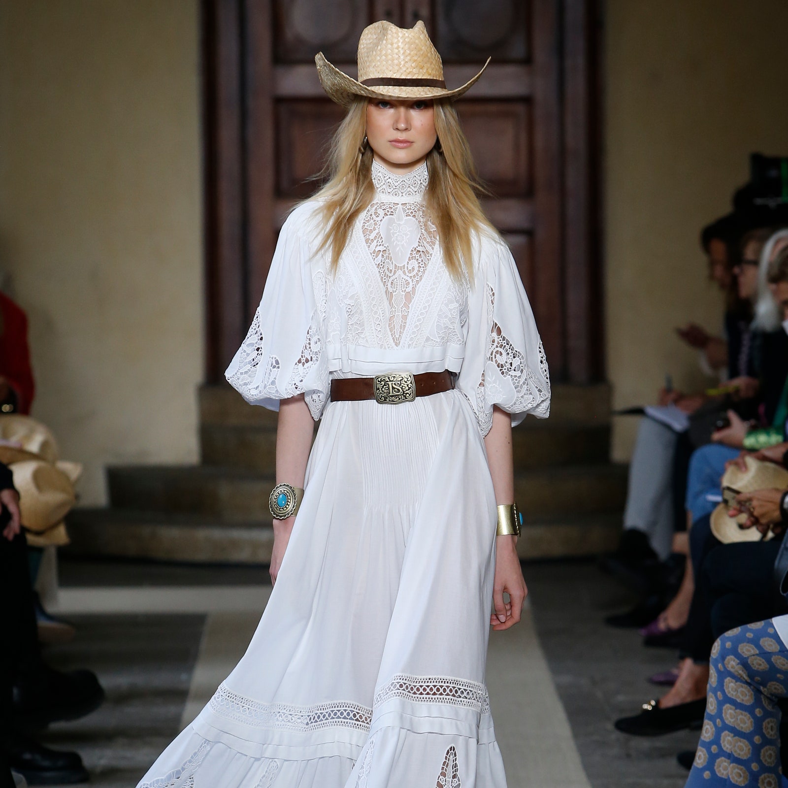 Luisa Spagnoli bringt Accessoires im Western-Look auf den Runway zurück