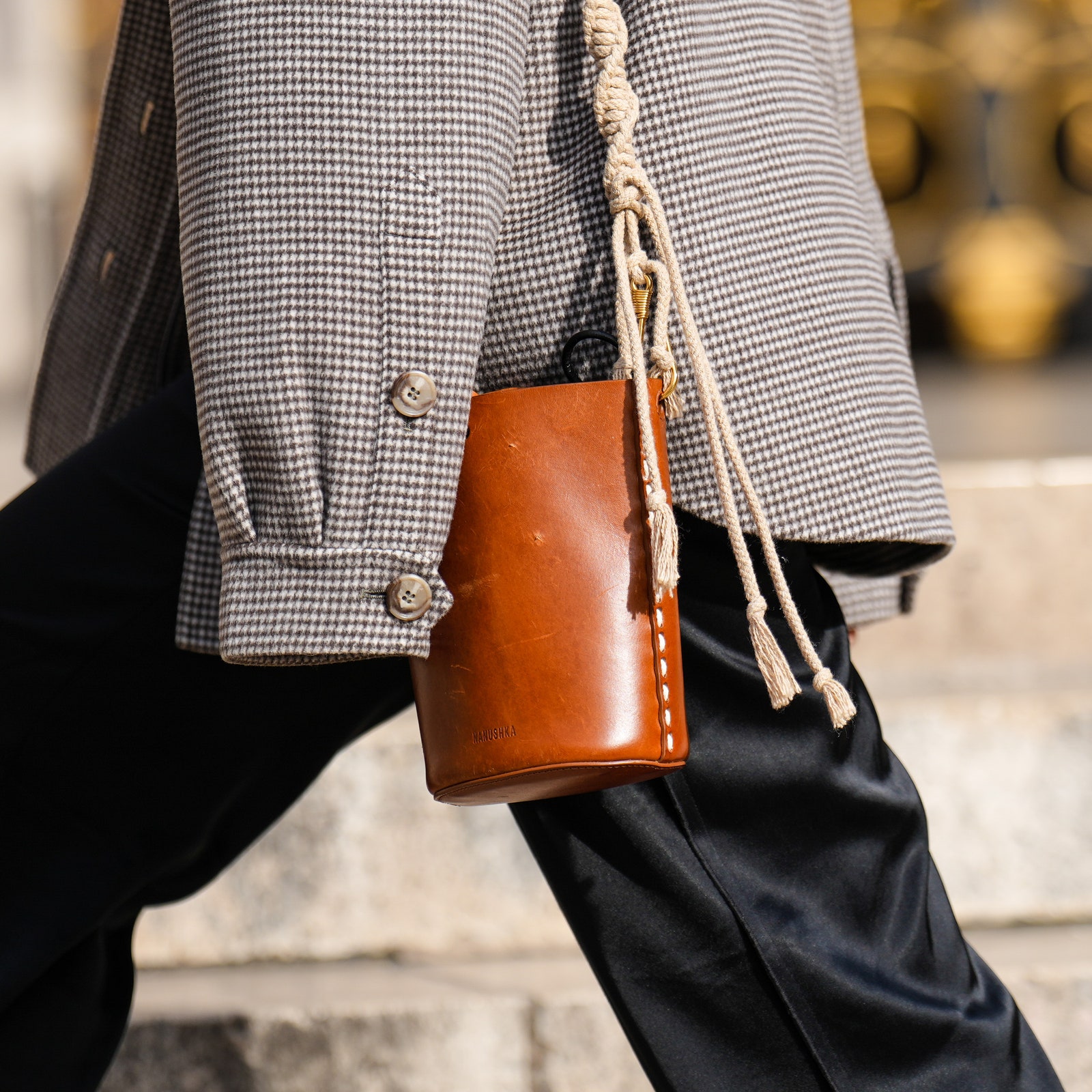 Taschentrend Bucket Bags: Der Style der letzten Jahre kommt jetzt endlich wieder zurück