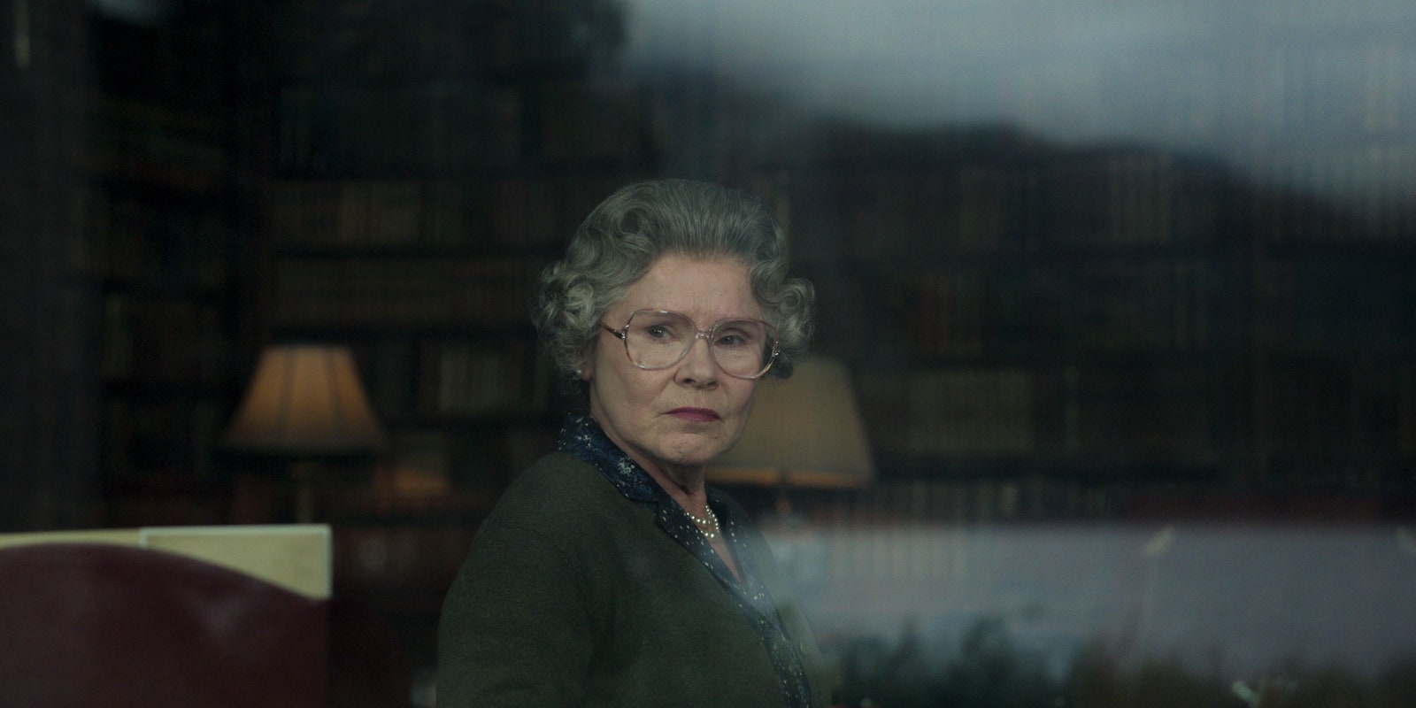 Imelda Staunton als Queen Elizabeth II in der 5. Staffel von “The Crown”