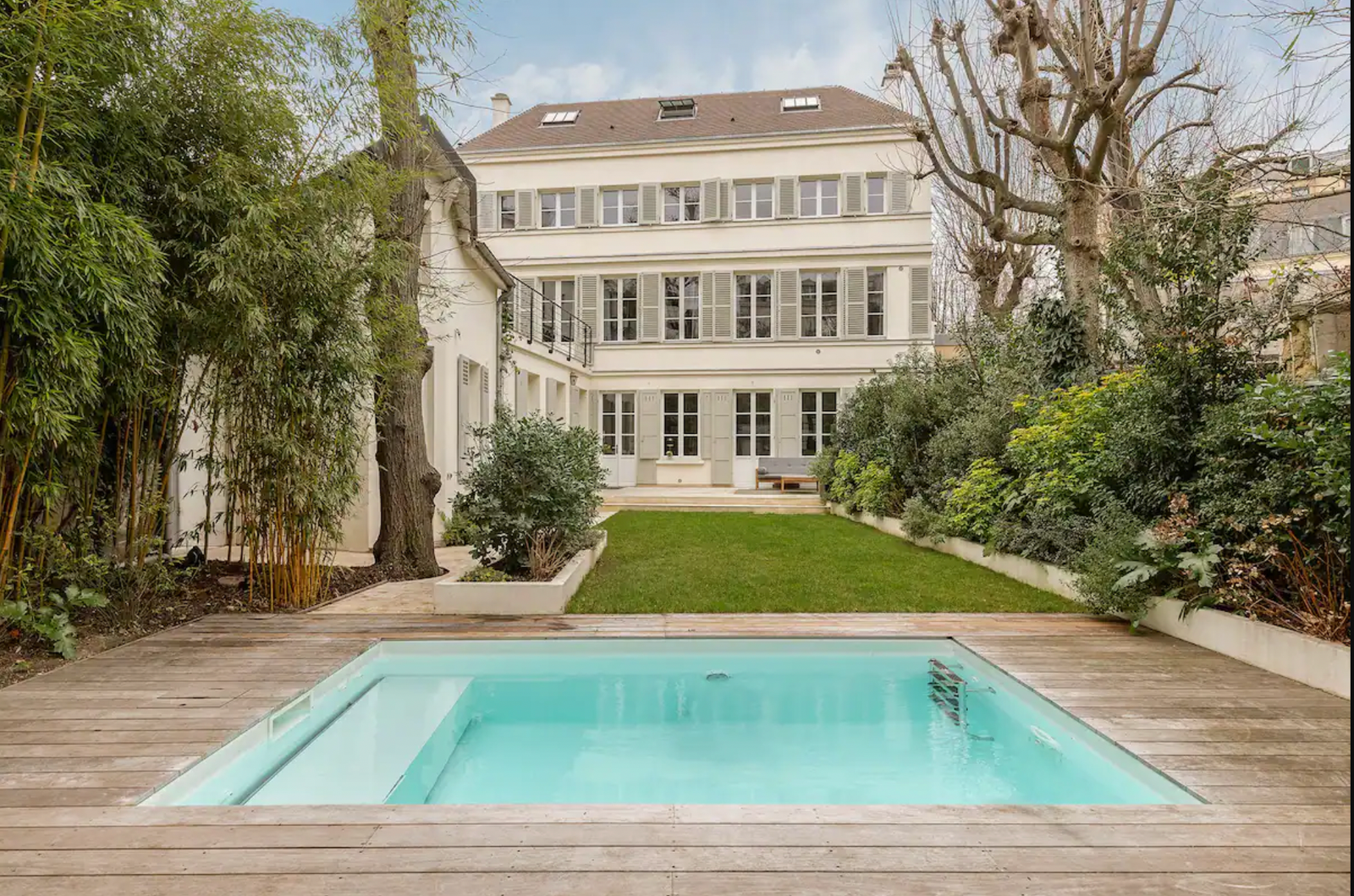 Airbnb in Paris Maison Prive