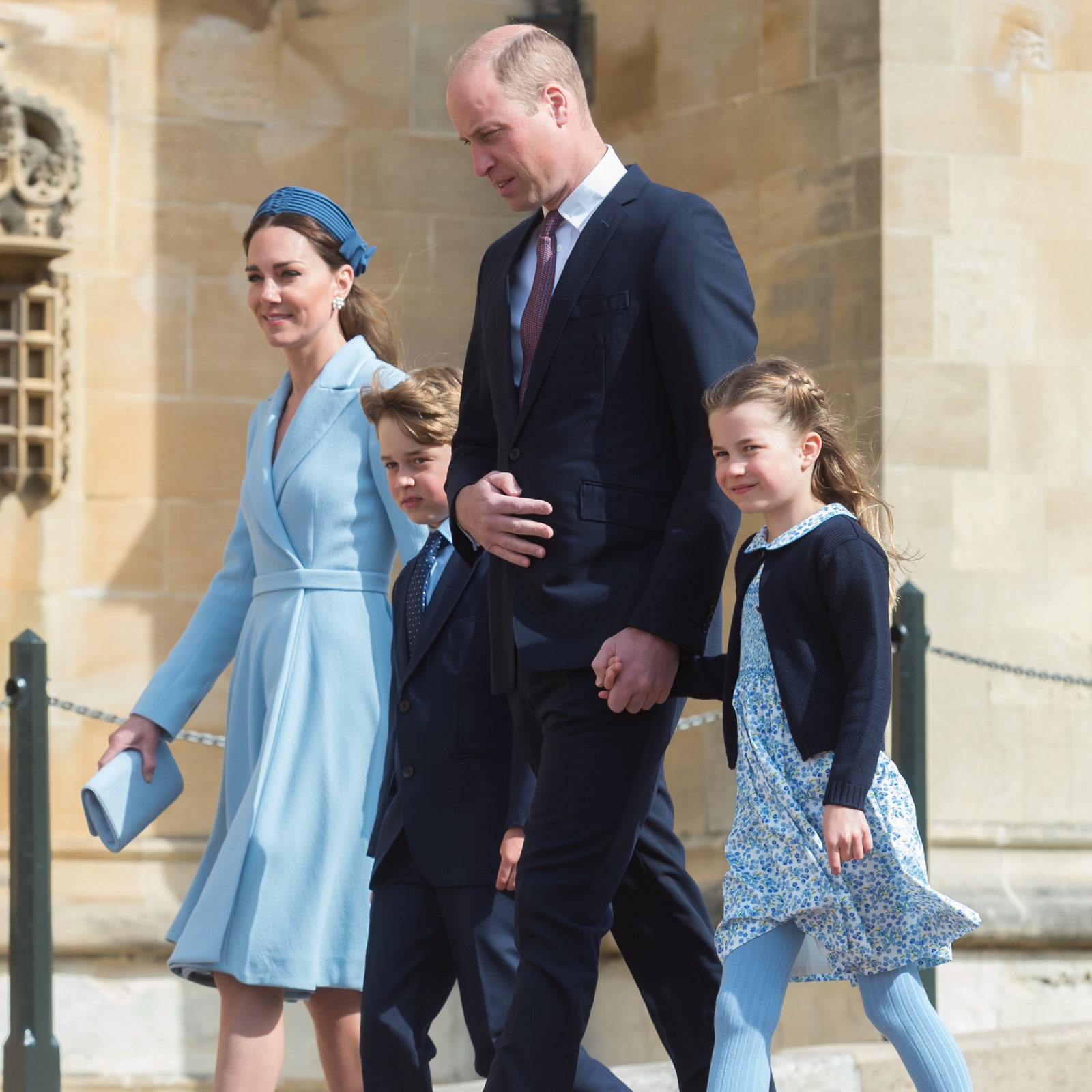 Royal Blue: Warum Prinz William, Kate und ihre Kinder immer Blau tragen