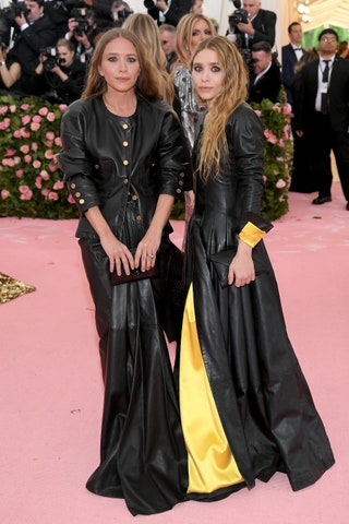 Met Gala VintageKleider schönsten Roben roter Teppich Mary Kate Olsen Ashley Olsen Chanel